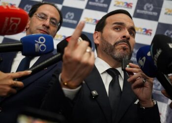 Bufete, narcos y paramilitares: qué está detrás de la fortuna de Abelardo de la Espriella