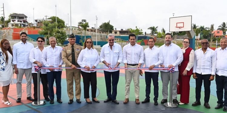 Presidente Abinader inaugura Bulevar de la Salud en Bajos de Haina