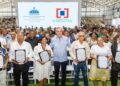 Presidente Abinader entrega 2.322 títulos de propiedad en Domingo Savio