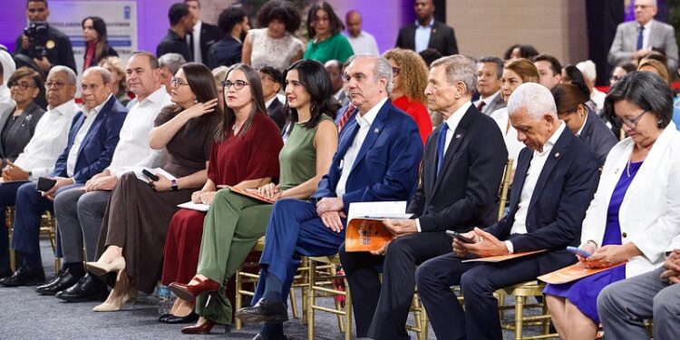 Presidente Abinader opina que la estabilidad democrática ha sido por la capacidad de construir consensos