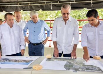 Presidente Abinader supervisa avances del Monorriel de Santiago