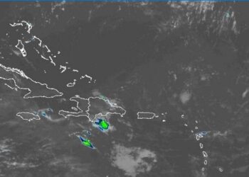 Onda tropical genera aguaceros dispersos durante la mañana