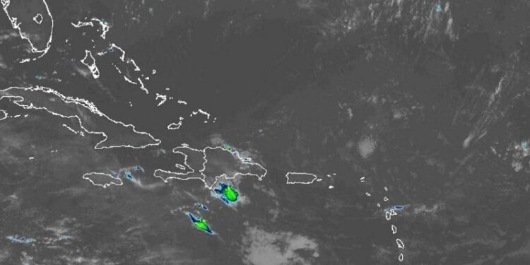 Onda tropical genera aguaceros dispersos durante la mañana