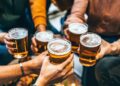 Beber alcohol aumenta el riesgo de 10 tipos de cáncer, incluso en bajas cantidades