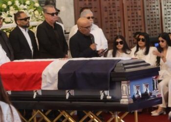 República Dominicana despide al cantante Alex Bueno, El gorrión de la sierra