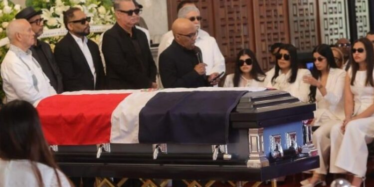 República Dominicana despide al cantante Alex Bueno, El gorrión de la sierra