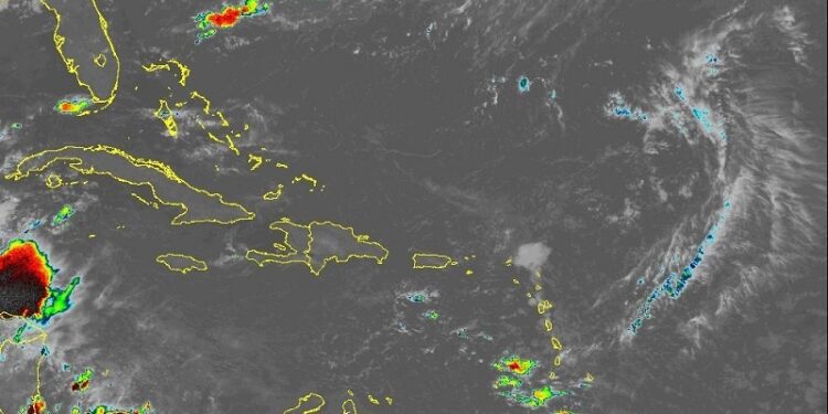 Onda tropical provocará algunos aguaceros esta tarde