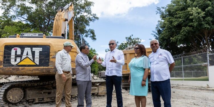 Andrés Bautista deja iniciados trabajos de construcción del Jardín Botánico de La Maguana