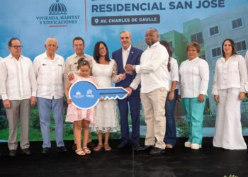 Presidente Abinader entrega 700 apartamentos del Plan Familia Feliz