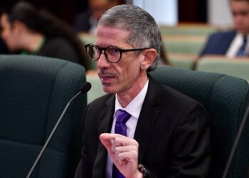 Evalúan opciones para aportar al plan médico de los maestros jubilados