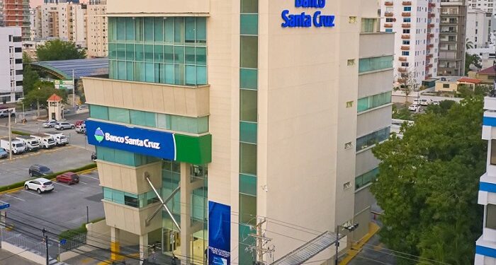 Banco Santa Cruz se integra a programa de VISA para impulsar el comercio con inteligencia artificial