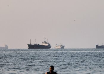 Reportan el paso de petroleros y buques de carga iraníes a través del bloqueo naval de EE.UU.