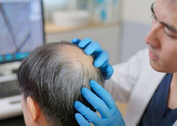 Cabello o vida: País asiático planea una controvertida adición a sus seguros de salud pública