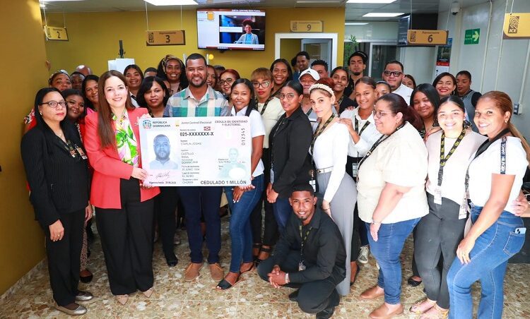 JCE ha entregado un millón de nuevas cédulas en 51 días