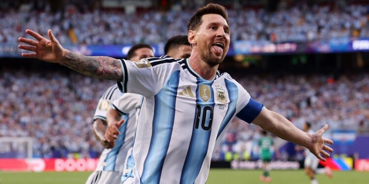 Argentina anota 3 goles contra Argelia y gana su primer partido en el Mundial 2026
