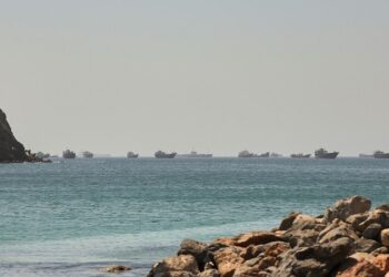 Irán cierra el estrecho de Ormuz ante ataques de Israel en el Líbano