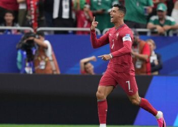 Cristiano anota gol y rompe un récord en la historia de los Mundiales