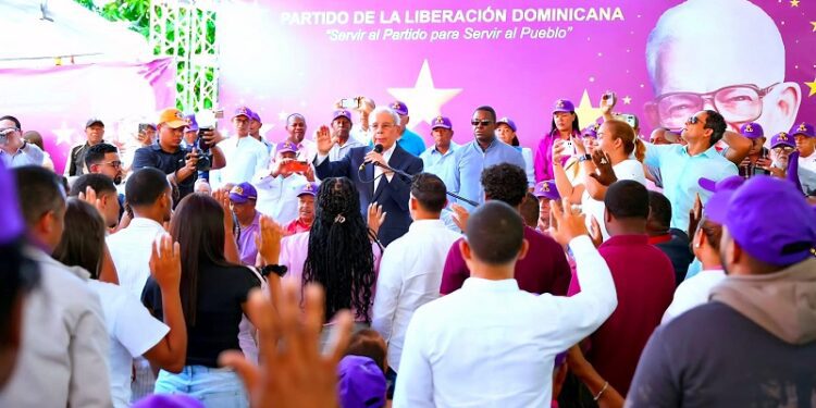 Expresidente Danilo Medina afirma reforma fiscal encarecerá más la vida de la población