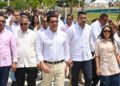 David Collado supervisa construcción de obra en los Bajos de Haina