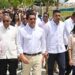 David Collado supervisa construcción de obra en los Bajos de Haina