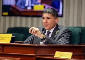 Cámara aprueba medidas para garantizar estabilidad financiera del gobierno tras salida de la JSF