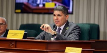 Cámara aprueba medidas para garantizar estabilidad financiera del gobierno tras salida de la JSF