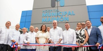 Presidente Abinader entrega el Hospital Municipal de Maimón, junto con el Centro de Primer Nivel