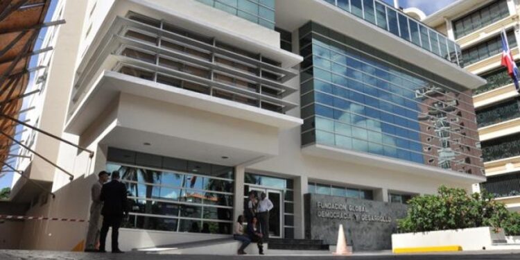 Funglode advierte de niveles de analfabetismo convencional y digital en América Latina