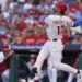 ¿1er hit? ¡1er jonrón! Rincones Jr. la bota en su debut en Citizens Bank Park