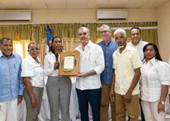 Asociación de Ganaderos de Duvergé reconoce al presidente Abinader