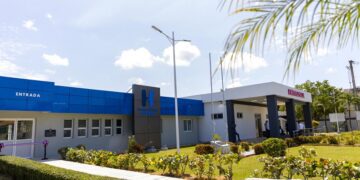 Presidente Abinader entrega remozamiento y área de Emergencia del Hospital Municipal de Cevicos