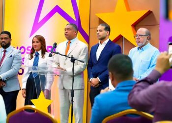 Iniciativas del gobierno guardan similitud con inicios de regímenes dictatoriales, según el PLD