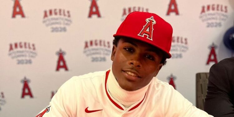 Prospecto dominicano de los Angelinos establece récord con ¡8 bases robadas!