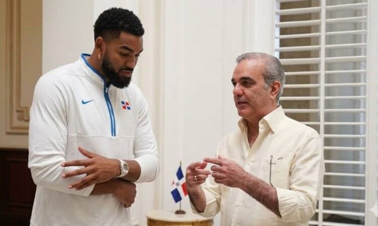 Presidente Abinader felicita a Karl-Anthony Towns, tras conquistar campeonato de la NBA