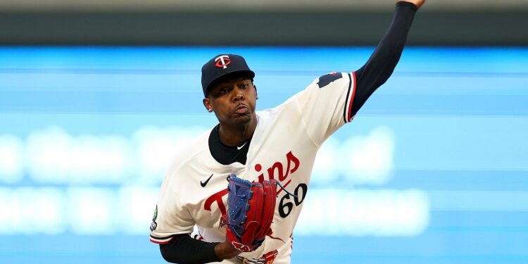 Mellizos activan a Kendry Rojas y designan para asignación a Lawrence