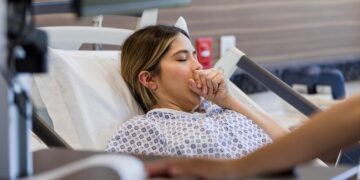 Este importante hábito de higiene personal podría reducir el riesgo de una neumonía