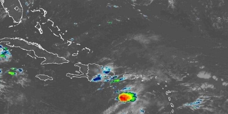 Onda tropical genera aguaceros dispersos en primeras horas del día