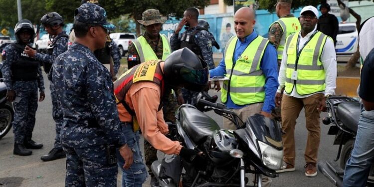 Intrant, Policía, Digesett, Migración, Dicrim y DNCD intervienen 488 paradas de motoconcho