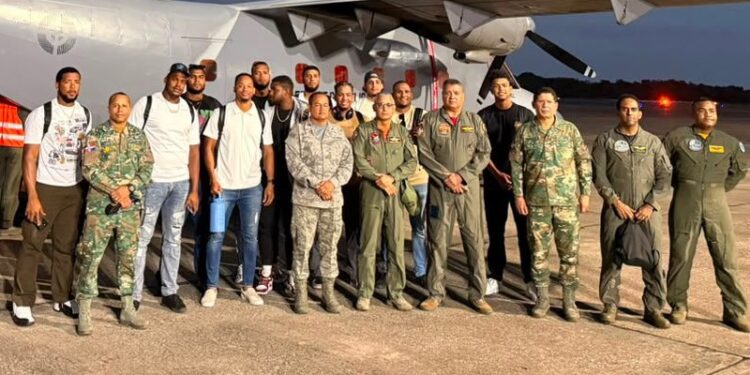 República Dominicana evacua a doce peloteros que juegan en el béisbol de Venezuela