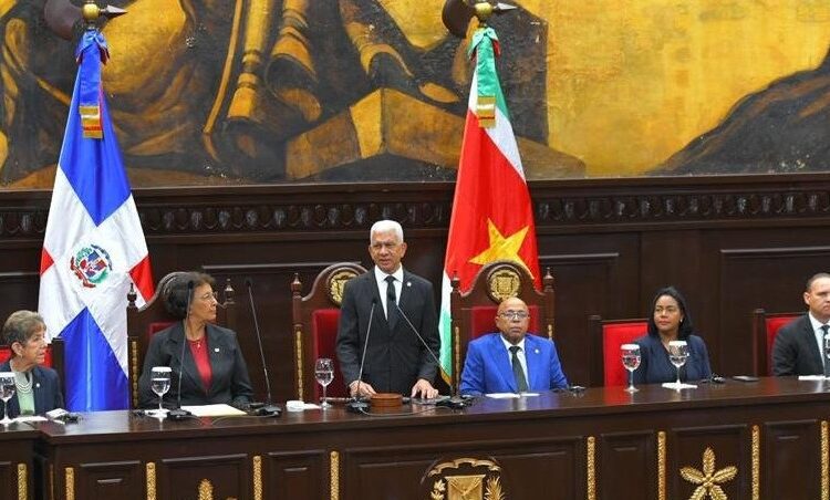 La presidenta de Surinam apuesta por una «alianza duradera» con República Dominicana