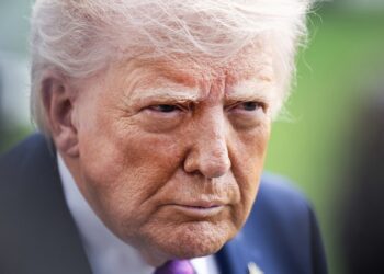 Trump anuncia que EE.UU. golpeará «duramente» a Irán esta noche