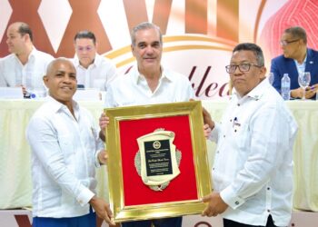 Presidente Abinader asevera que el Gobierno seguirá apoyando a los pequeños y medianos productores de la harina