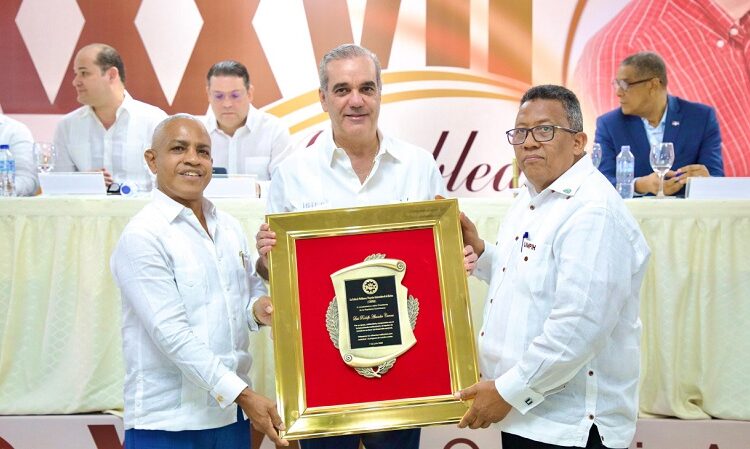 Presidente Abinader asevera que el Gobierno seguirá apoyando a los pequeños y medianos productores de la harina