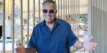 Tito Nieves prefiere la salsa de la calle, pero su lado romántico es el que «enamora»