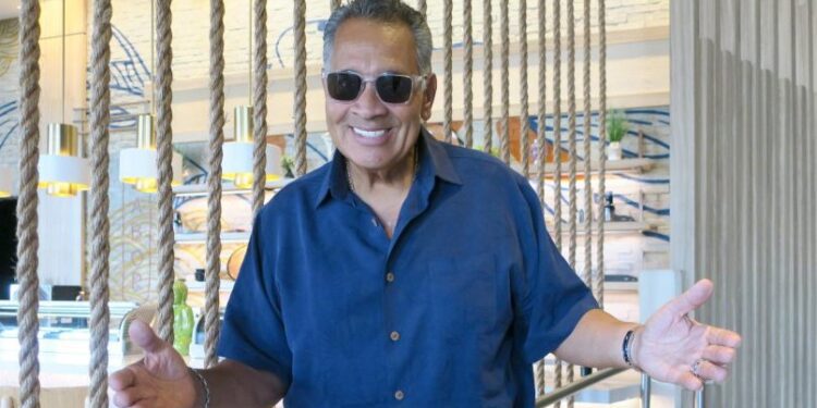Tito Nieves prefiere la salsa de la calle, pero su lado romántico es el que «enamora»
