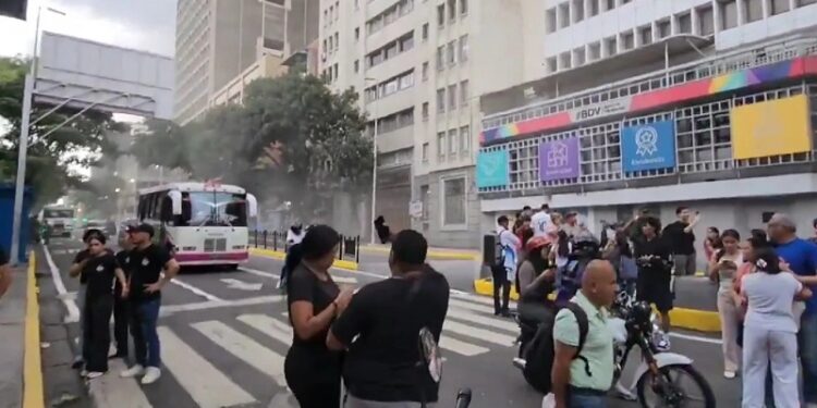 Sismo de 7.1 sacude Caracas y el norte de Venezuela