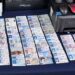 Desmantelan presunta red de falsificación de documentos durante allanamientos en Santiago