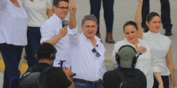 Juan Orlando Hernández vuelve a Honduras para enfrentar la Justicia tras indulto en EE.UU