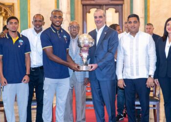 Presidente Abinader recibe al Salcedo Fútbol Club, tras conquistar campeonato nacional de la Liga Dominicana de Fútbol