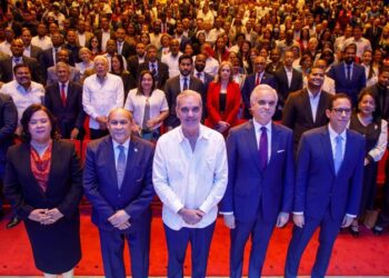 Presidente Abinader recibe informe de la Consulta Nacional sobre el Futuro de la Educación